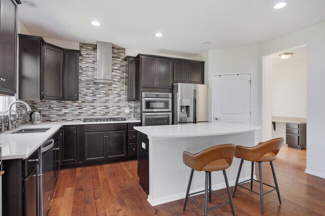 Building Photo - 2531 Basin Trail Ln