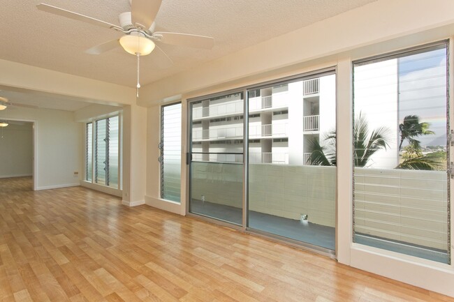 Building Photo - 3 bed, 2 bath, 1 parking in Waikiki with D...