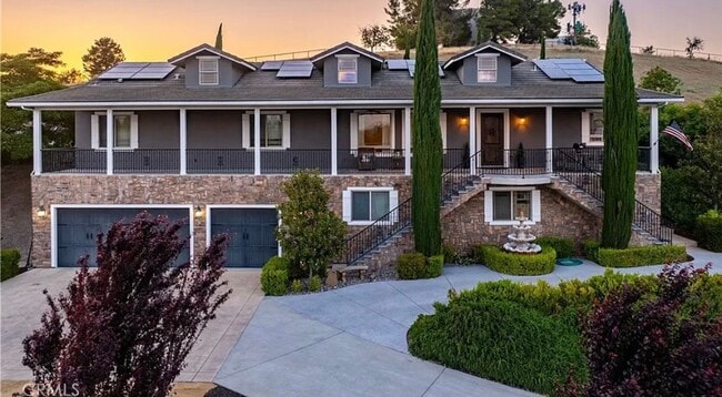 Primary Photo - Custom Executive 4bd/3bath home on 2 acres...