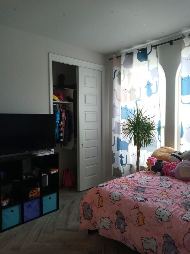 Building Photo - FOUR BEDROOM-SINGLE STORY-RIO RANCHO