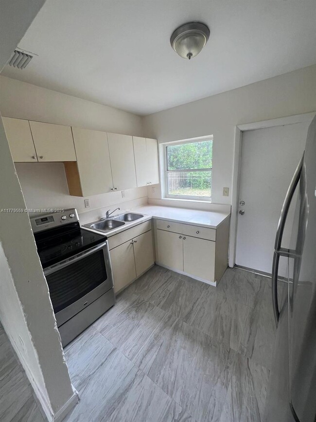 Building Photo - 10470 SW 172nd St