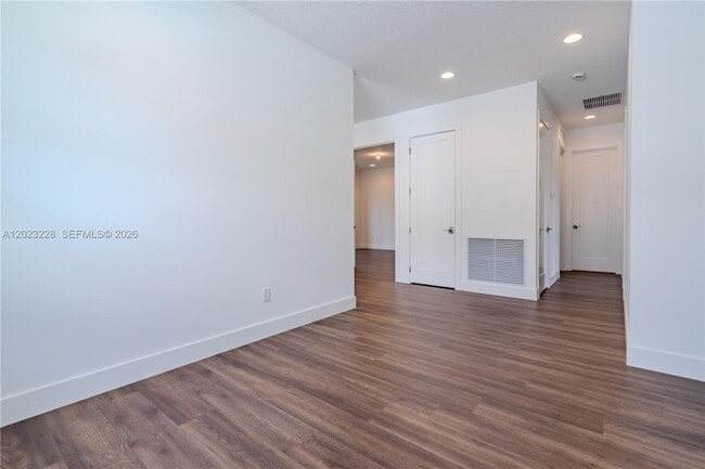 Building Photo - 1427 SW 23rd St