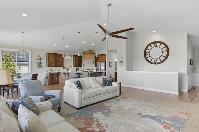 Building Photo - 6 bed; 3 bath single family home in Enoch