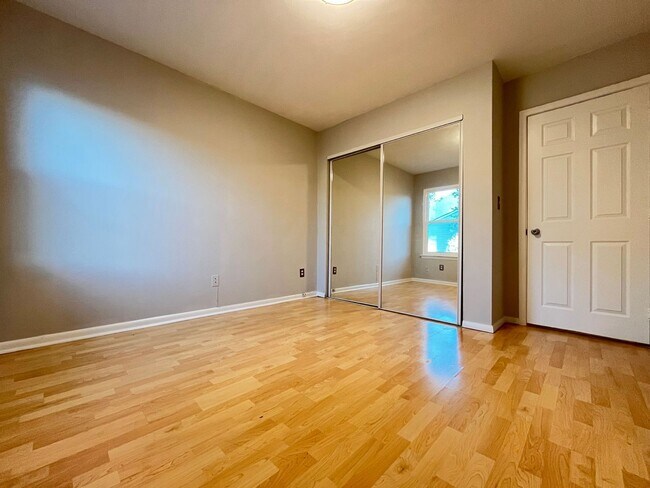 Building Photo - Rent Special $500 OFF first months rent if move in by 01/02/2026 "ASK ABOUT OUR ZERO DEPOSIT"