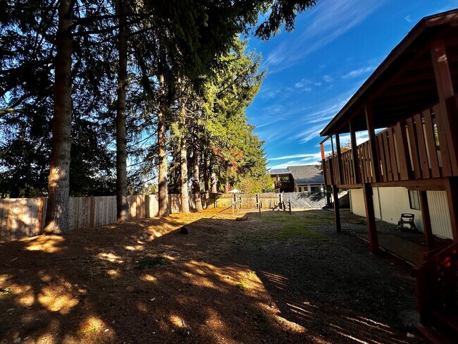 Building Photo - 4BR | 3BA Spacious House with Large Backyard