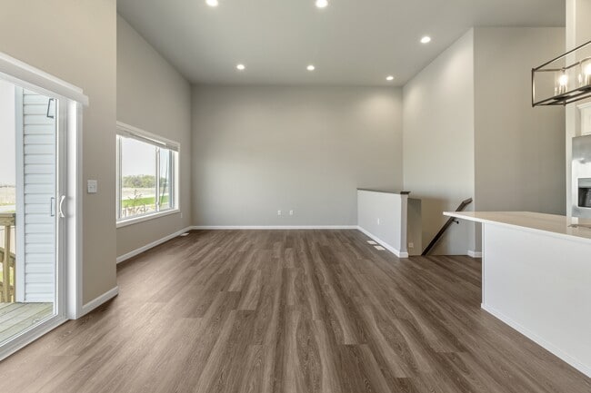 Building Photo - 745 1st Ave N
