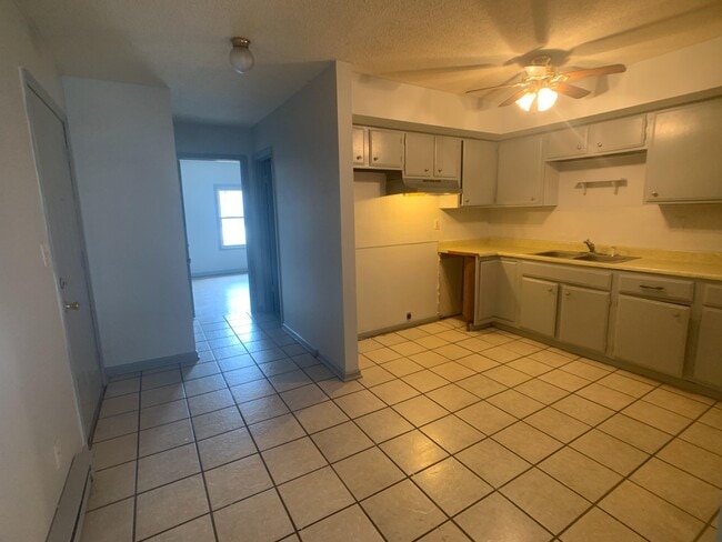 Building Photo - 21 Indiana-