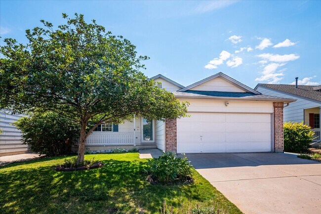 Building Photo - Evolve Real Estate: Meticulously Maintaine...