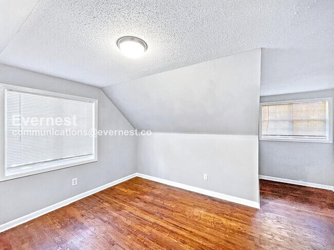 Building Photo - 8614 Bunker Hill Dr