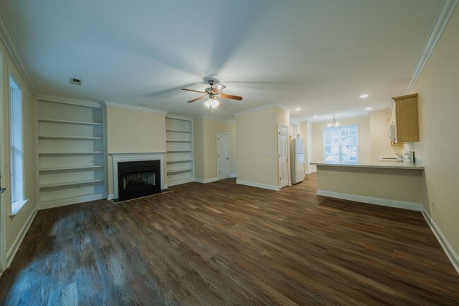 Building Photo - 8 Hydrangea Ct