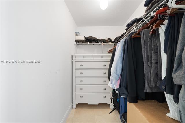 Building Photo - 6515 Collins Ave