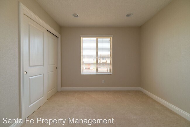 Building Photo - 3 br, 2.5 bath House - 4931 Venado Peak