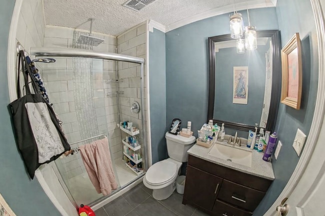 Building Photo - Fenced-in Yard + Finished Basement + Bonus Room/Office! Available July 3rd!