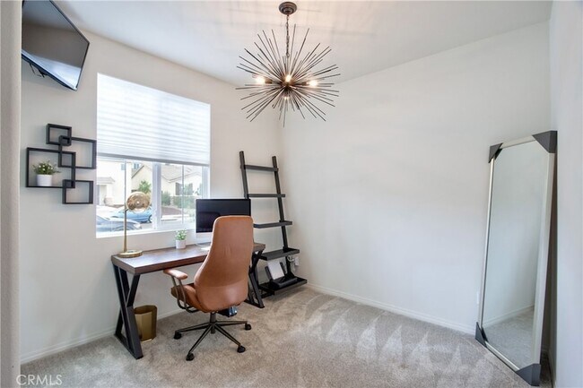 Building Photo - 33063 Table Rock Dr