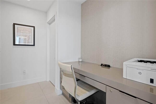 Building Photo - 701 N Fort Lauderdale Beach Blvd