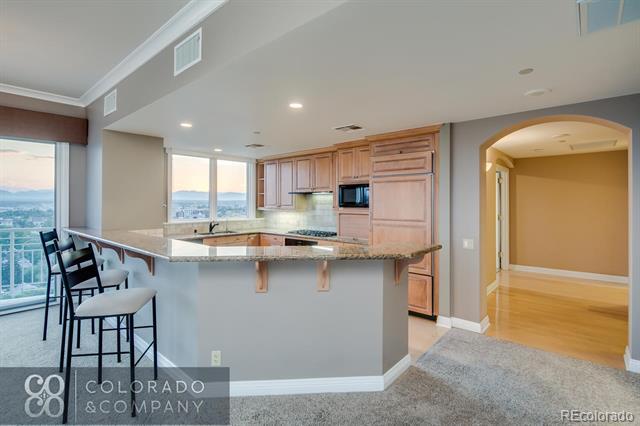 Building Photo - 400 E 3rd Ave