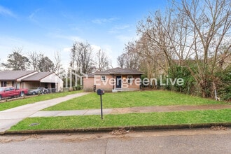 Building Photo - 837 Pitney Ln