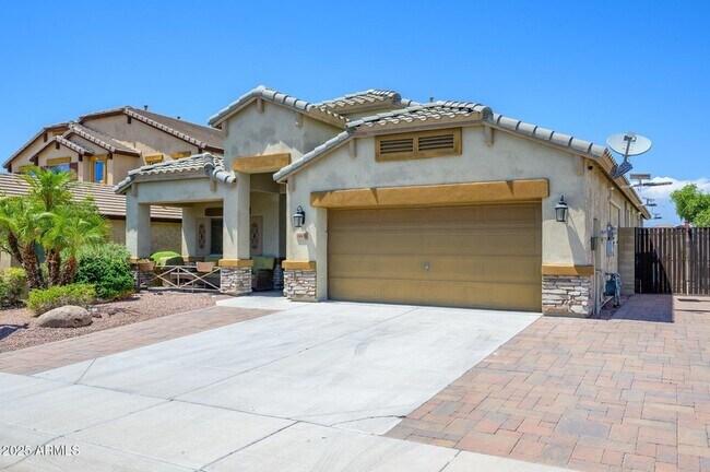 Building Photo - 6608 W Saguaro Park Ln