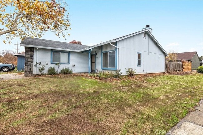 Building Photo - Welcome to this 3-bedroom, 2-bath home