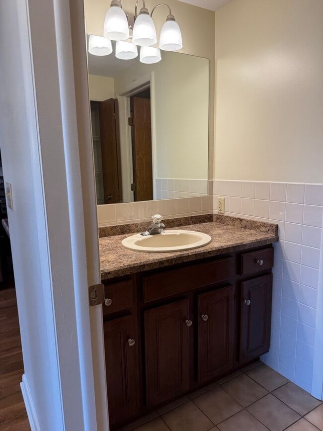 Building Photo - New Country Village