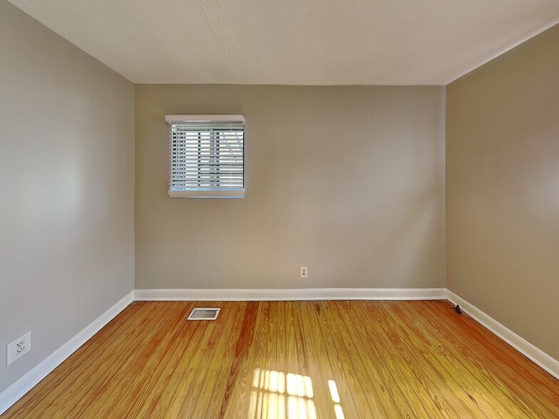 Building Photo - 1332 Eubanks Ave