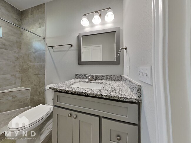 Building Photo - 15840 Forest Dr