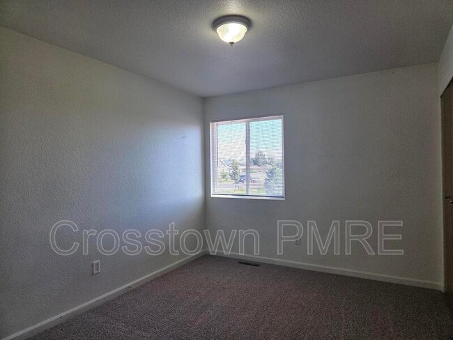 Building Photo - 2322 Quay St