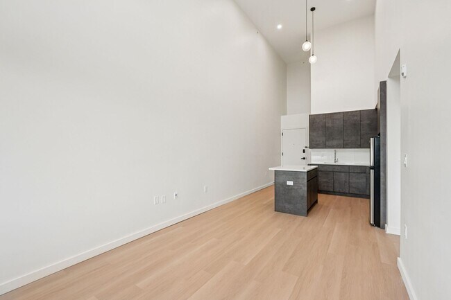 Building Photo - 1 Mallory Ave