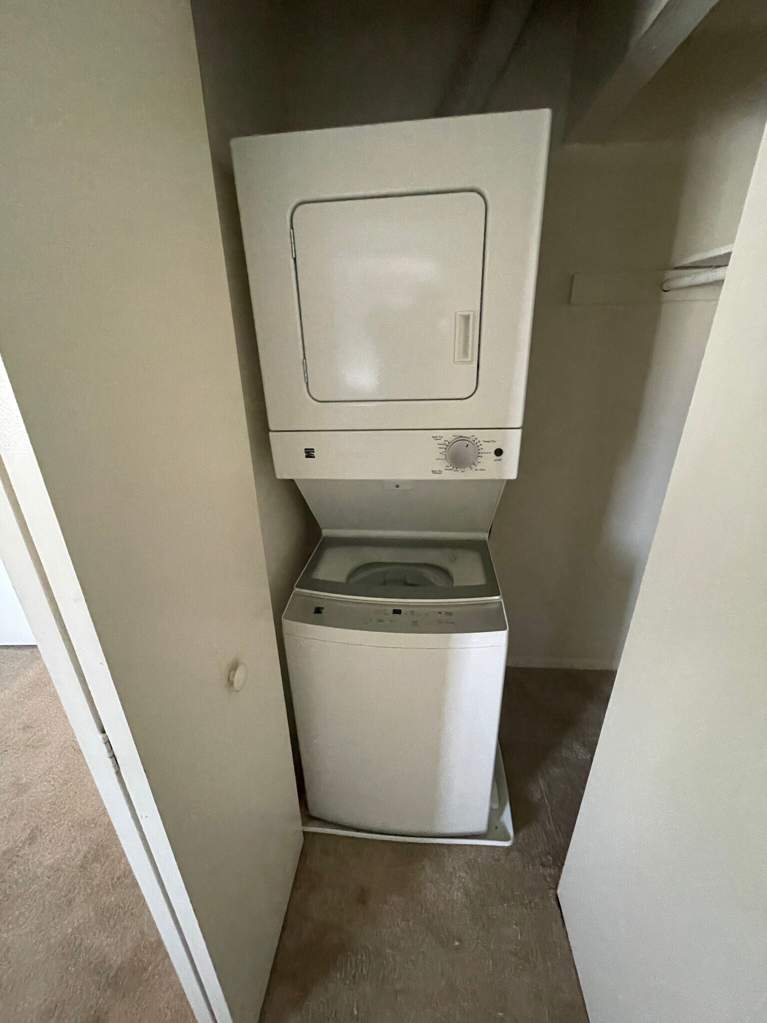 Washer/Dryer - 9345 Reader Ln