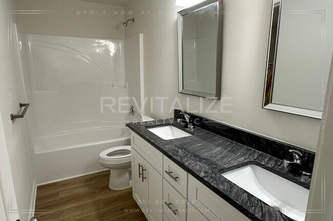 Building Photo - **OPEN HOUSE 08/17 1-3PM** 4 Bed/2 Bath Ho...