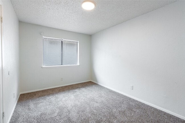 Building Photo - 5417 Knollridge Dr