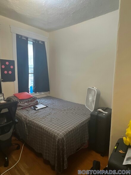 Building Photo - 895 Huntington Ave