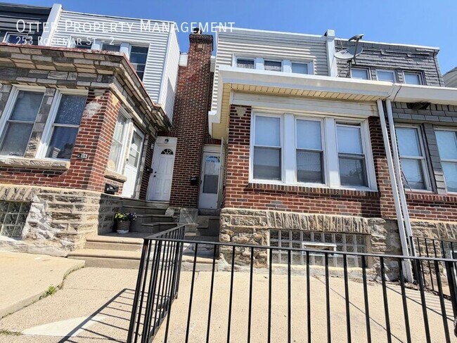 Building Photo - 253 Rosemar St