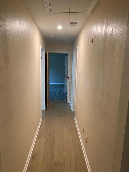 Building Photo - 3381 Leschallas Dr