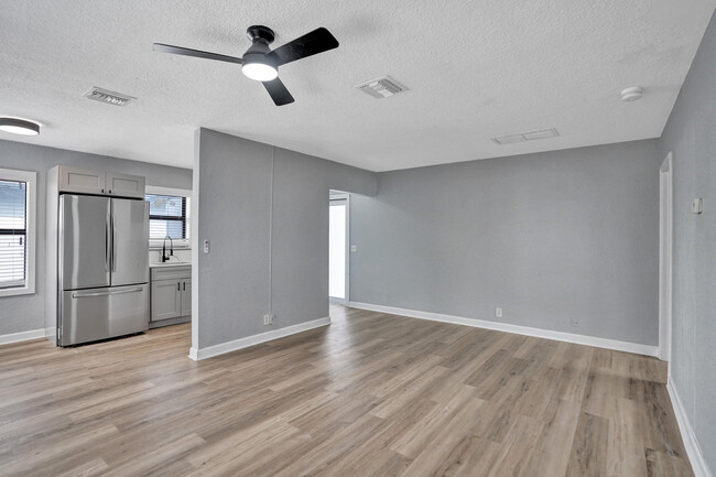Building Photo - 220 Walton Blvd