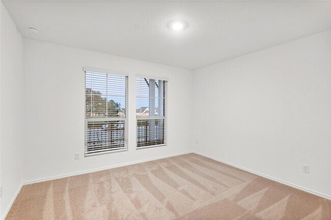 Building Photo - 161 Keefer