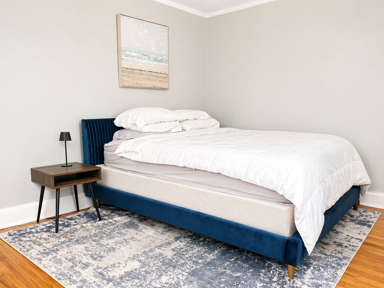 Building Photo - 3600 N Claremont Ave