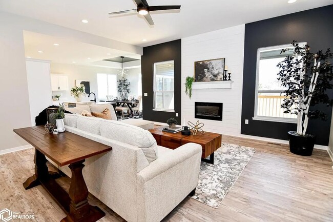 Building Photo - 2505 N Terrace Dr