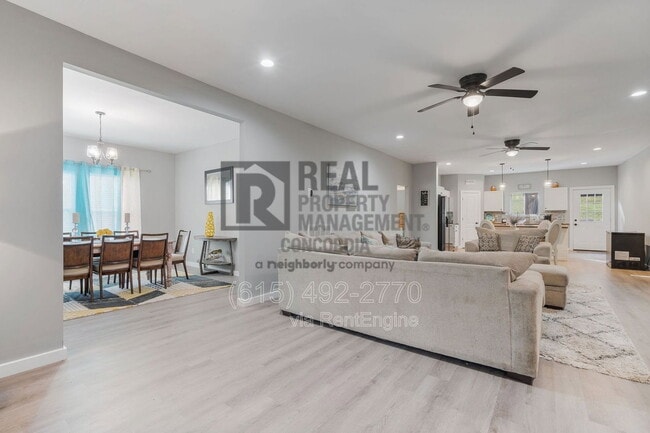 Building Photo - 286 Emily Ln