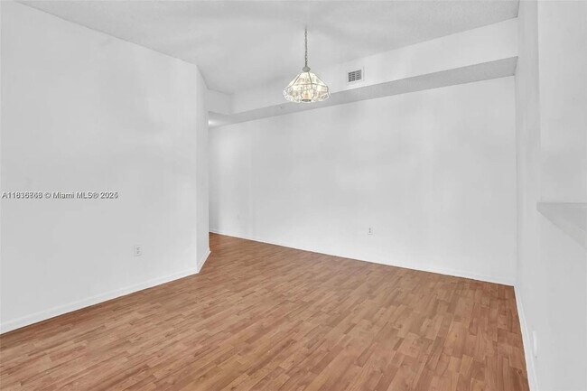 Building Photo - 6928 SW 39th St