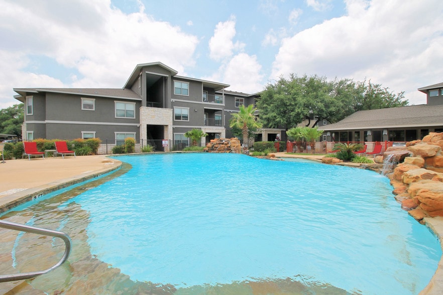 The Redland San Antonio, TX Apartment Finder