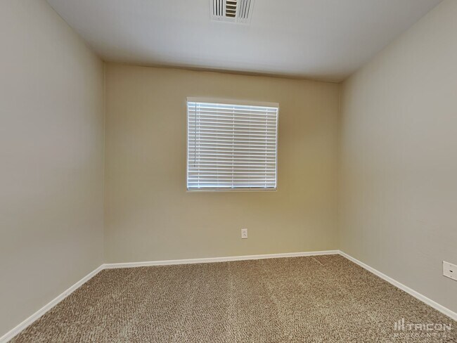 Building Photo - 24839 W Huntington Dr