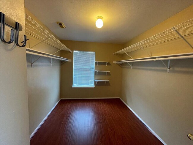 Building Photo - 3217 Maryfield Ln