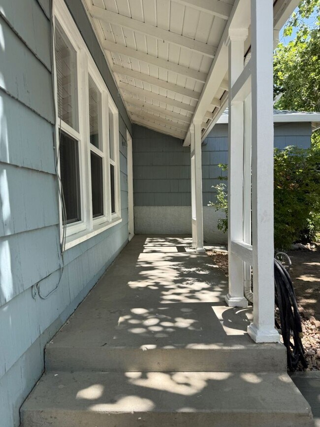 Building Photo - 2451 6th Ave