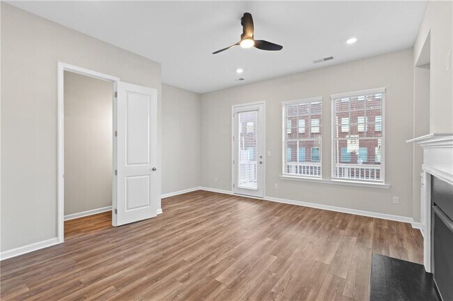 Building Photo - 6023 Skellig St