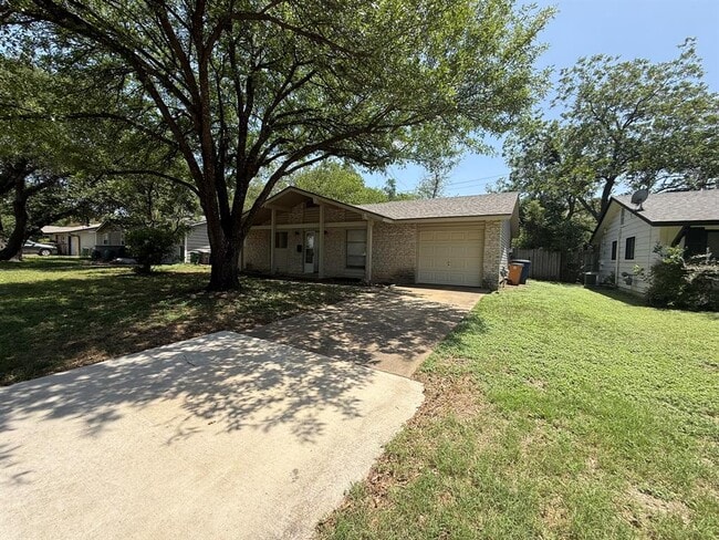 Building Photo - 2805 Ashdale Dr