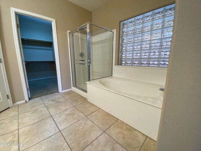 Building Photo - 13510 W Avalon Dr