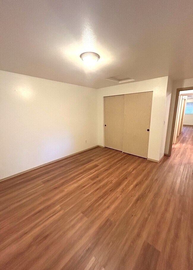 Building Photo - BECHTEL