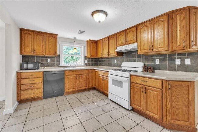 Building Photo - 116 Purvis Ln