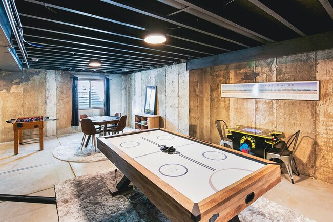 Building Photo - 344 Cajetan St